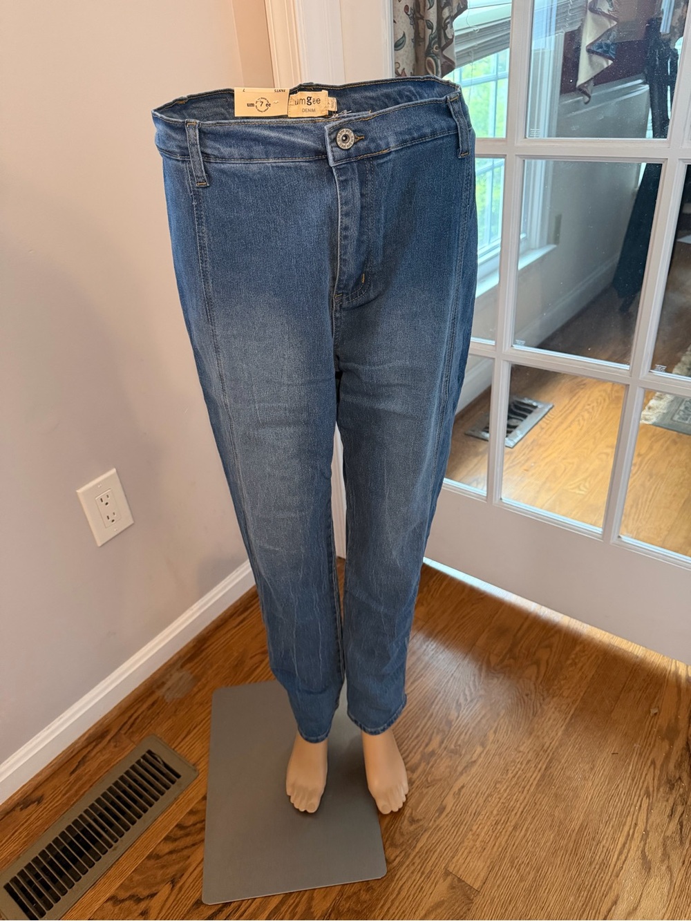 NWT Umgee Women’s No Pocket Denim Skinny  Leg Jeans Sizes 1-9 or 26 “- 32 “